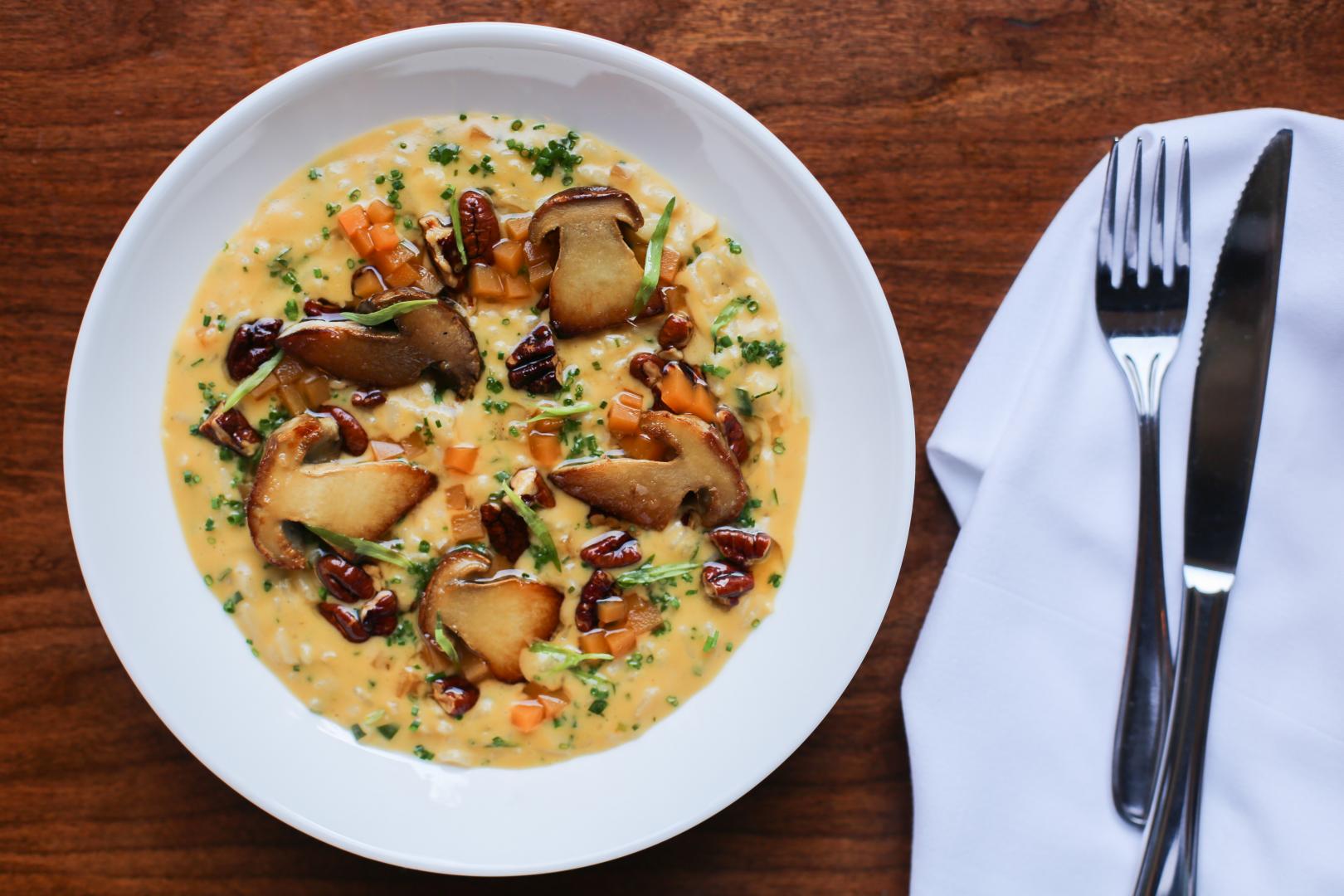 Virginia's Is A Seasonal American Gem In Alphabet City - Swirled
