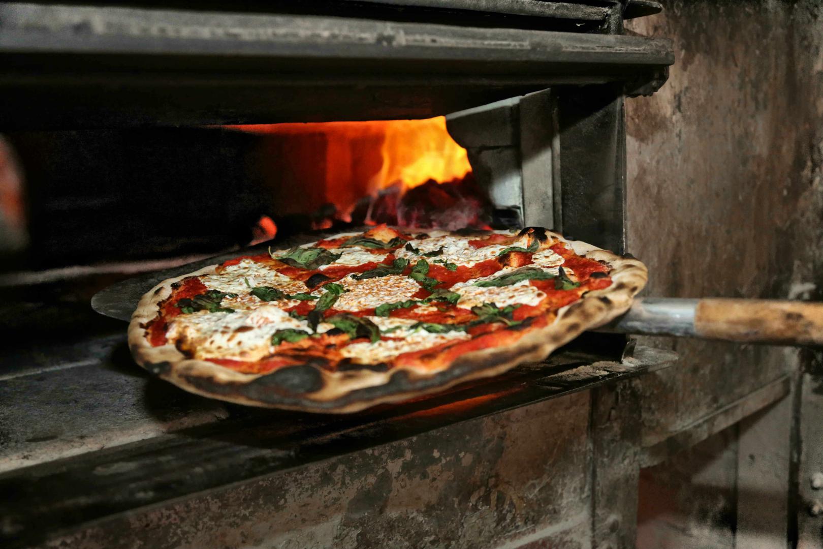 here-s-where-to-find-the-best-pizza-in-new-york-city-swirled