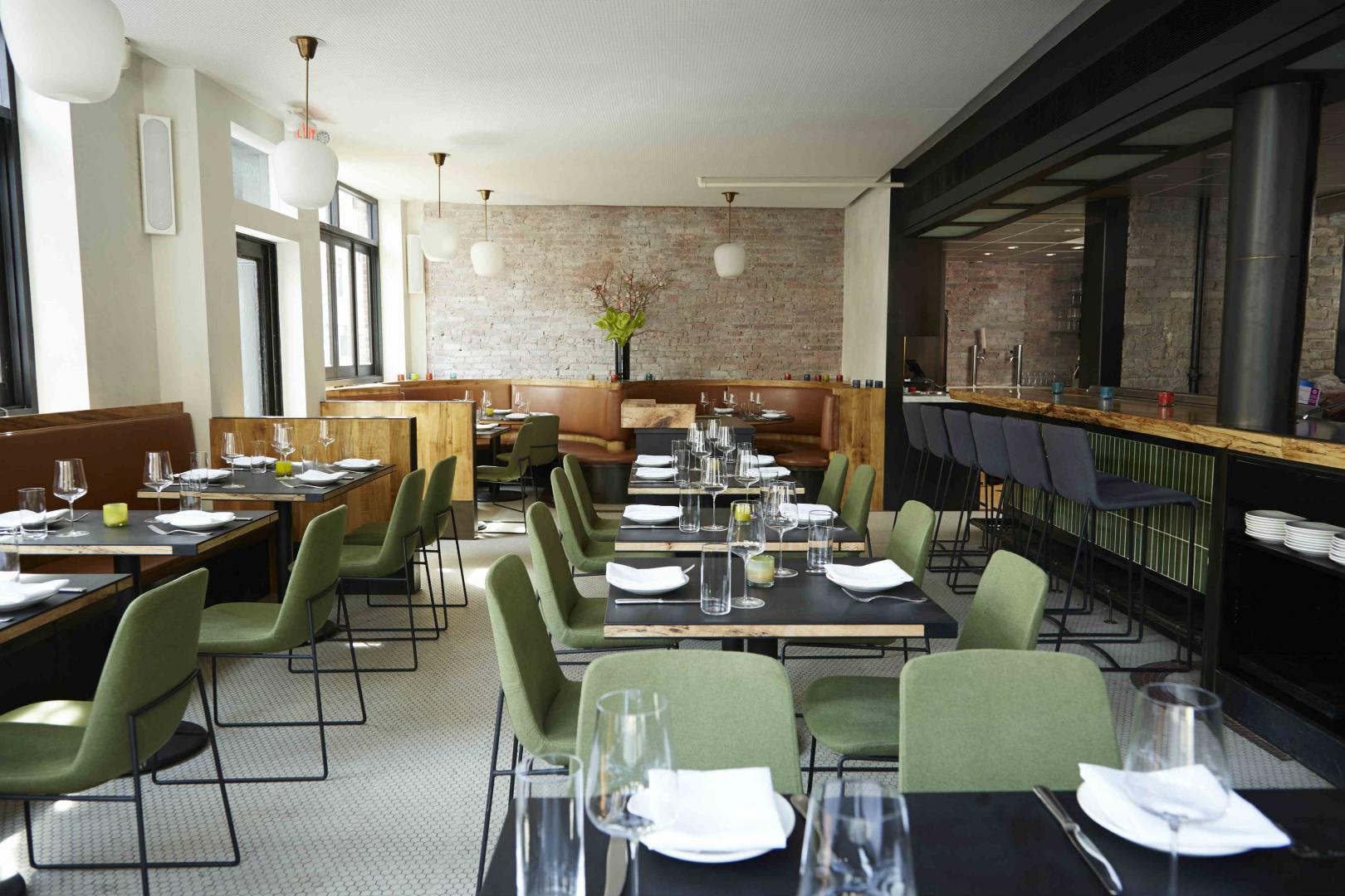 diningroom-empty_036a