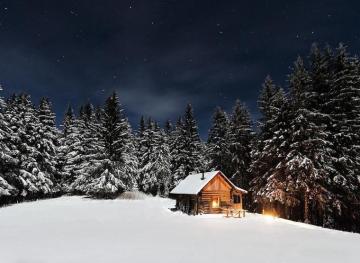 10 Cozy Cabins To Snuggle Up In This Winter