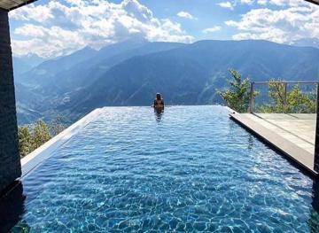 These 5 Infinity Pools Will Have You Dying To Take A Dip