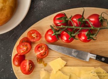 Cut Your Tomatoes Like A Pro With This Easy Cooking Hack