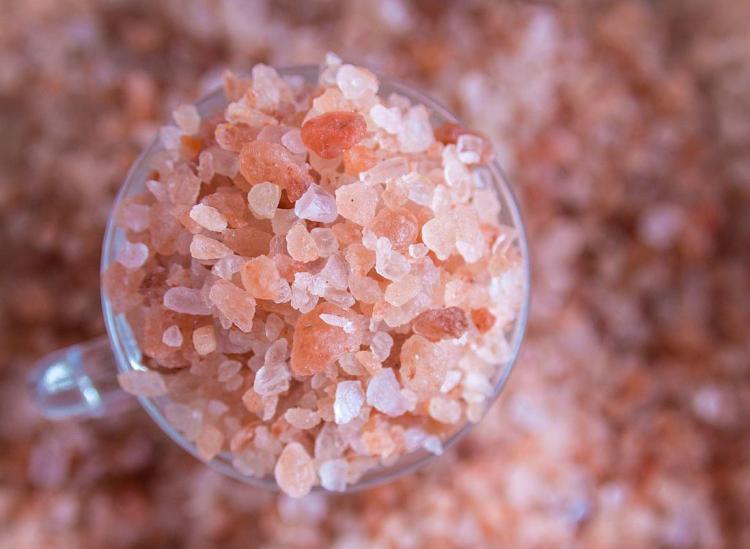 pink-himalayan-sea-salt-benefits-are-questionable