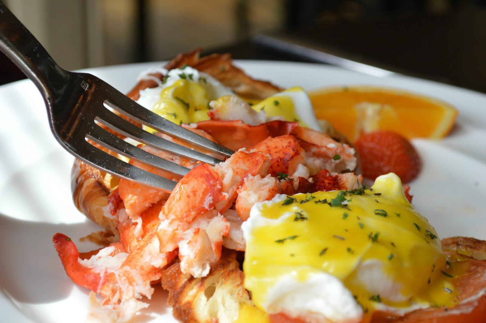 How To Eat A Lobster Like A New Englander