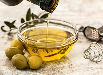 Here’s Another Amazing Reason To Use More Olive Oil