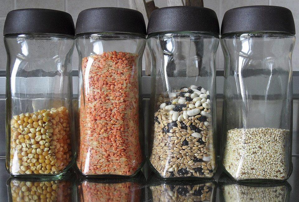 Glass vs. Plastic Tupperware: Which is Better?