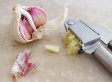 5 Ways Garlic Can Benefit Your Health