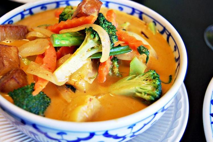 Here Are The Healthiest Swaps When Ordering Thai