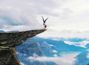 19 Insane Yoga Photos That Will Inspire You To Live On The Edge