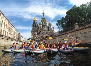 You Can Kayak Through Skyline Views In These Cities