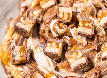 10 Snickers Dessert Recipes That Transform The Classic Candy Bar