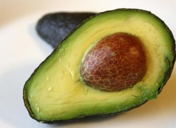 People Are Eating Their Avocado Seeds And We Don’t Know What To Think