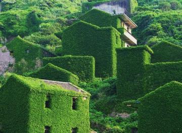 This Abandoned Chinese Fishing Village Will Take Your Breath Away