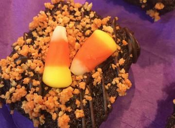 5 Inventive Ways To Make Dessert Out Of Your Halloween Candy