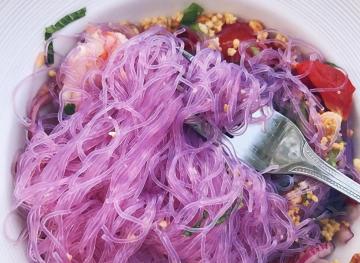The Rice Noodles In This Salad Are So Magical That They Change Colors
