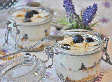 Here’s Your Guide To Which Yogurts Are Actually Healthy (And Taste Good, Too)