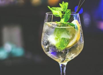 7 Low-Calorie Cocktails That Taste Way Better Than Vodka Soda
