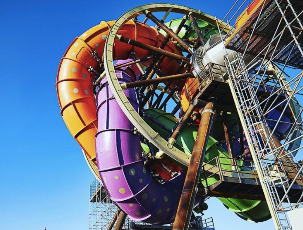 Waterslide Ferris Wheel Ride Hybrid