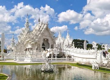 You’ll Want To Fly To Thailand Just To See This Over-The-Top Gorgeous Temple