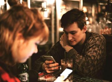 ‘Phubbing’ Is A Real Phenomenon And It’s Ruining Relationships