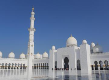 These 10 Mosques Will Make You Want To Head East Immediately