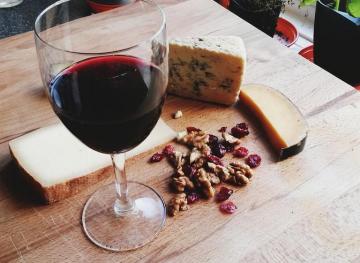 Here’s Your Official Guide To Pairing Up Your Wine With The Perfect Cheese