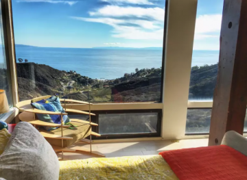 You Can Wake Up To The Most Spectacular Malibu View In This California Airbnb