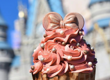 Disney’s Going All In On The Rose Gold Trend With These Stunning Cupcakes
