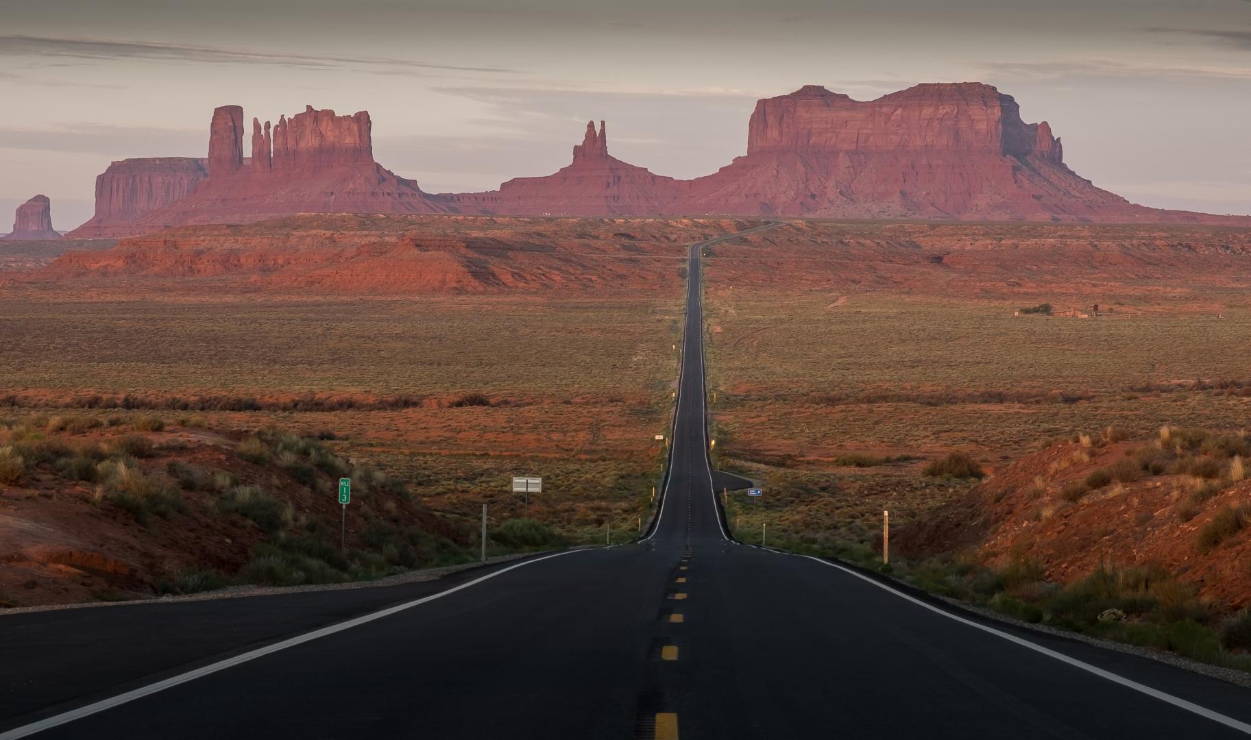 Download Monument Valley Road Pictures