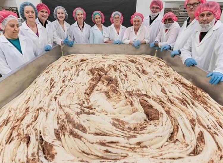 Worlds Largest Cinnamon Roll