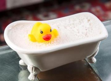 This Sudsy Cocktail Is Served In A Mini Bathtub And You’ll Want To Jump Right In