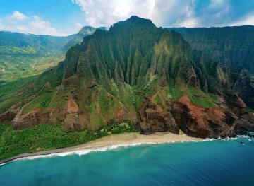 Your Hawaii Itinerary: 3 Must-See Spots On 4 Of The Main Islands