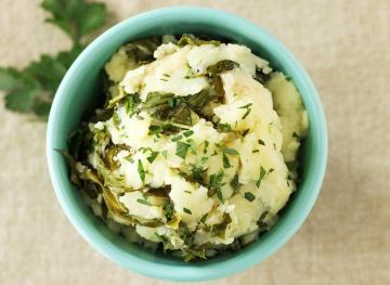 9 Ways To Spice Up Your Mashed Potatoes For That Spotlight Side Dish