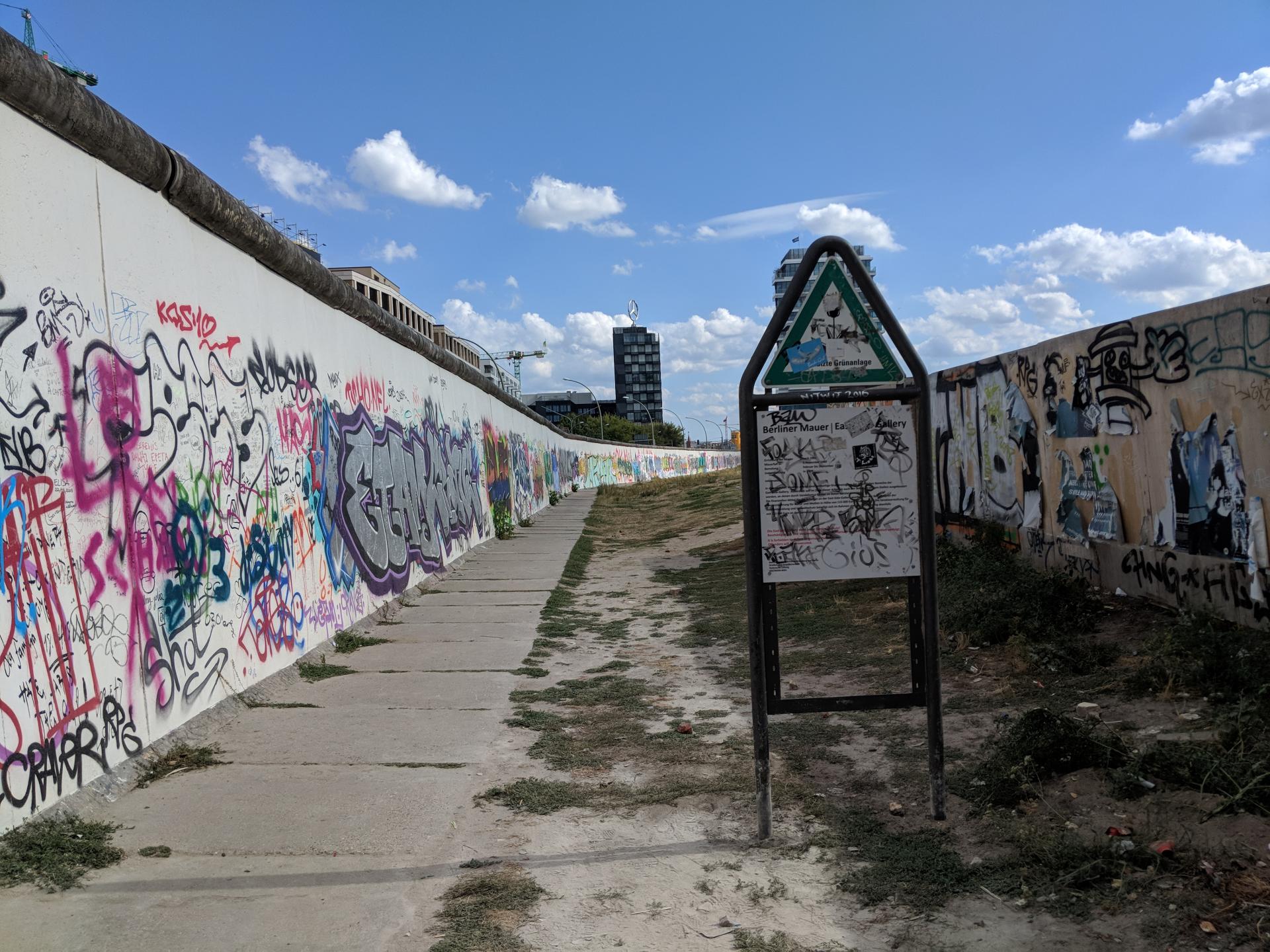 visiting-the-berlin-wall-sites-that-aren-t-museums