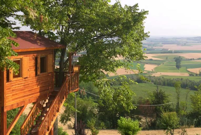 treehouse airbnb italy
