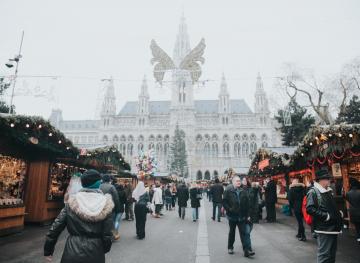 4 Global Foods You Need To Eat At A Christmas Market