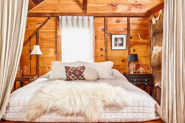 New York Barn Airbnb Is Your Ultimate Winter Getaway