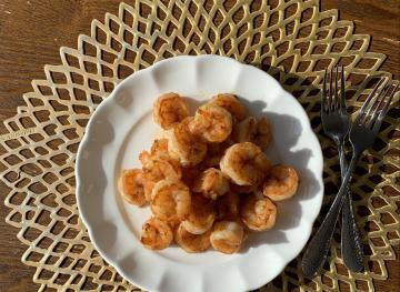 This Garlic Butter Shrimp Recipe Will Score You Major Points On Date Night
