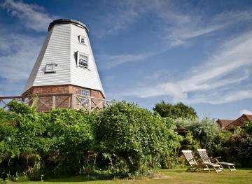 This Windmill Airbnb In Kent Countryside Is Your Ultimate Romantic Getaway