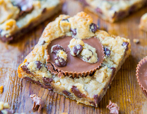 Peanut Butter Chocolate Chip Bars (7 Ingredients!) - Averie Cooks