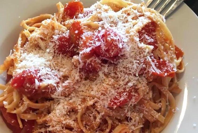 The Trick To Making An Easy, Yet Badass, Homemade Tomato Sauce