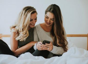 This App Helps You And Your BFF Save And Invest Together
