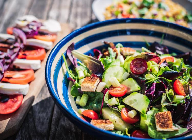 Is it okay to eat salad every day?